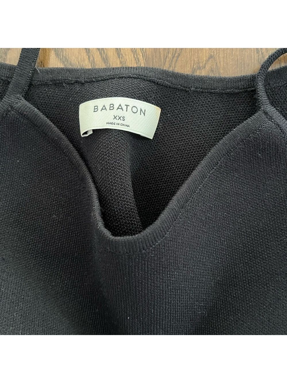 Aritzia Babaton Black/White Cropped Top, Size XXSMALL. - Picture 3 of 3
